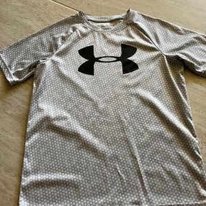 Under Armour Youth XL Shirt EUC